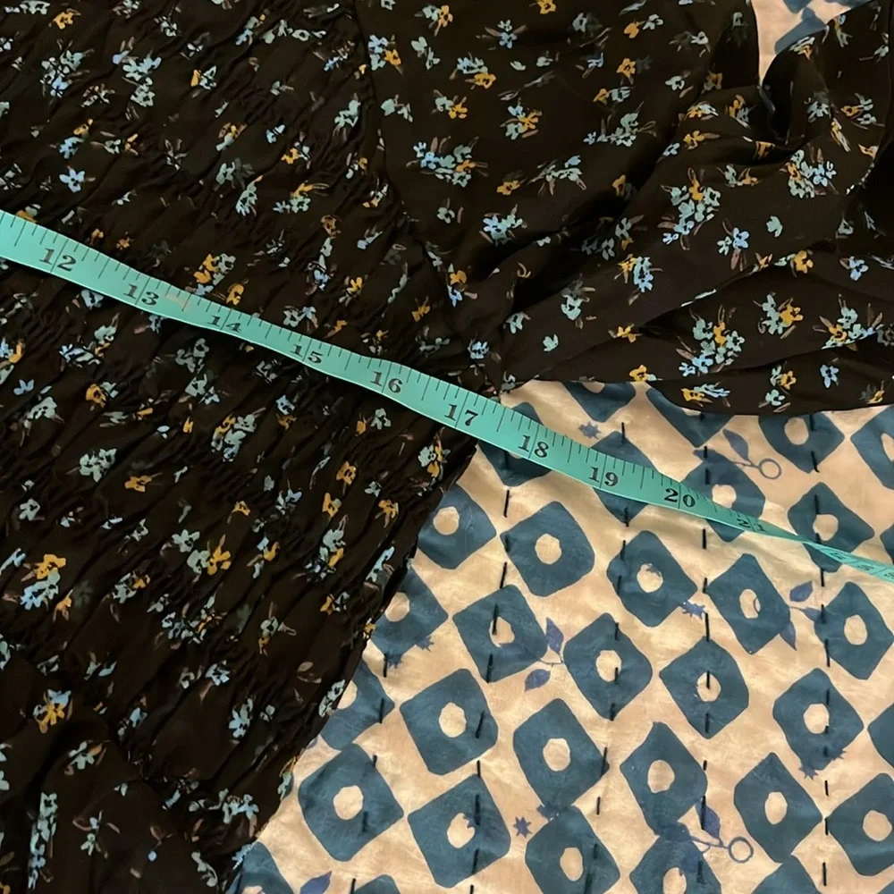 Lost in the 🔥 NWT Ava & Viv Floral Blouse - Picture 6 of 8